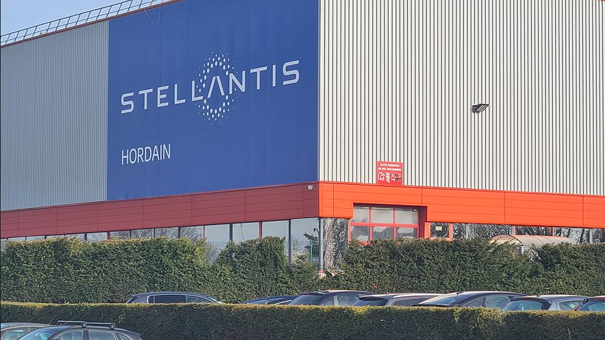 Illustration - Pendant que les actionnaires se gavent, les salariés se blessent.