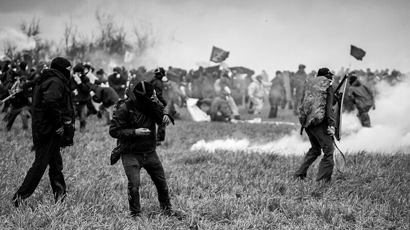 Illustration - violences policières à l'affiche