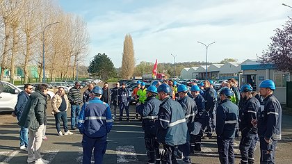 Illustration Synthomer : Une lutte pour les embauches.