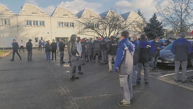 Illustration - la colère des ouvriers en équipe