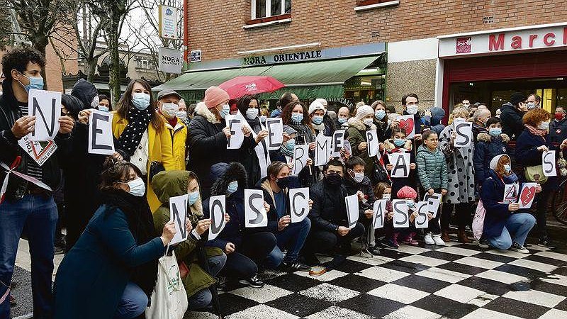 Illustration - non aux fermetures de classes