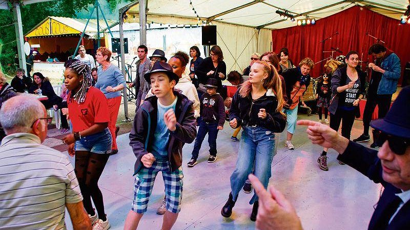 Illustration - Spectacles au grand podium et au théâtre de verdure