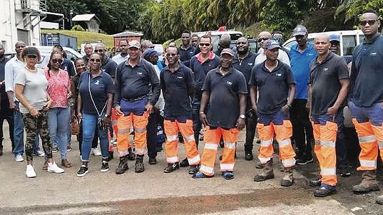 Illustration - les agents de la Saur en grève