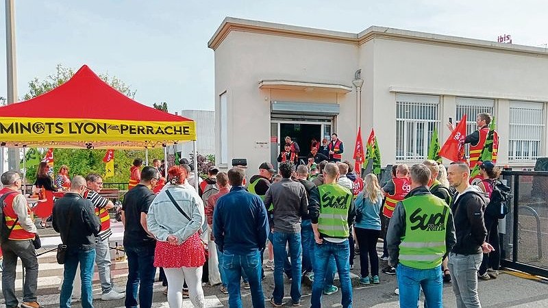 Illustration - suppressions de postes inacceptables